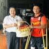วันที่ 11 ตุลาคม 2562 ด.ต.หญิง ศุลีพร ไทยกลาง กรรมการสหกรณ์ออมทรัพย์ตำรวจพังงา จำกัด เป็นตัวแทนสหกรณ์มอบกระเช้าเพื่อเป็นกำลังใจให้กับ ด.ต.สุคนธ์ อ้นเพ็ชร์ สมาชิกสังกัดสถานีตำรวจภูธรทับปุด
